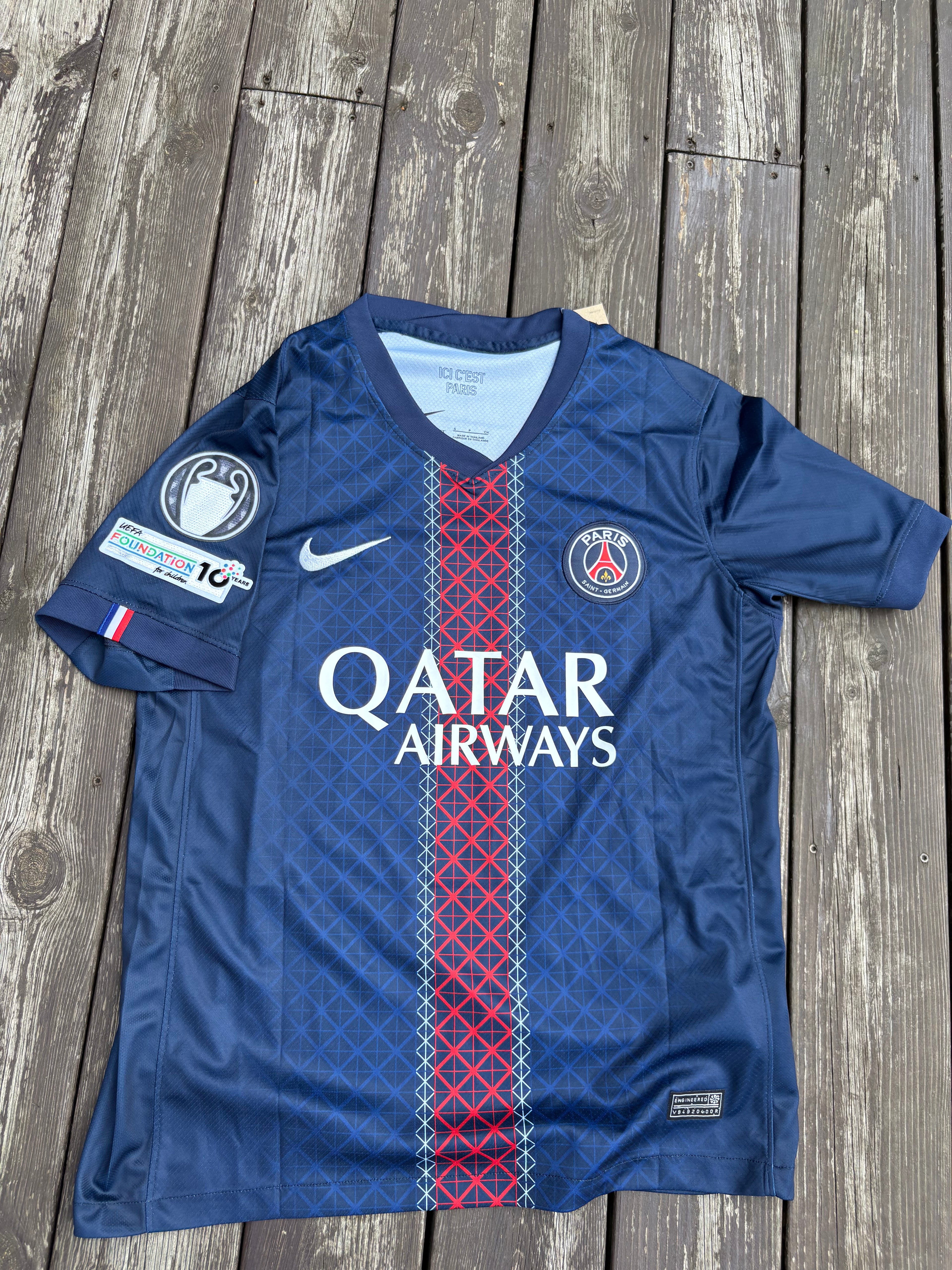 PSG HJEMMEDRAKT 2025/26 MED CHAMPIONS LEAGUE BADGE