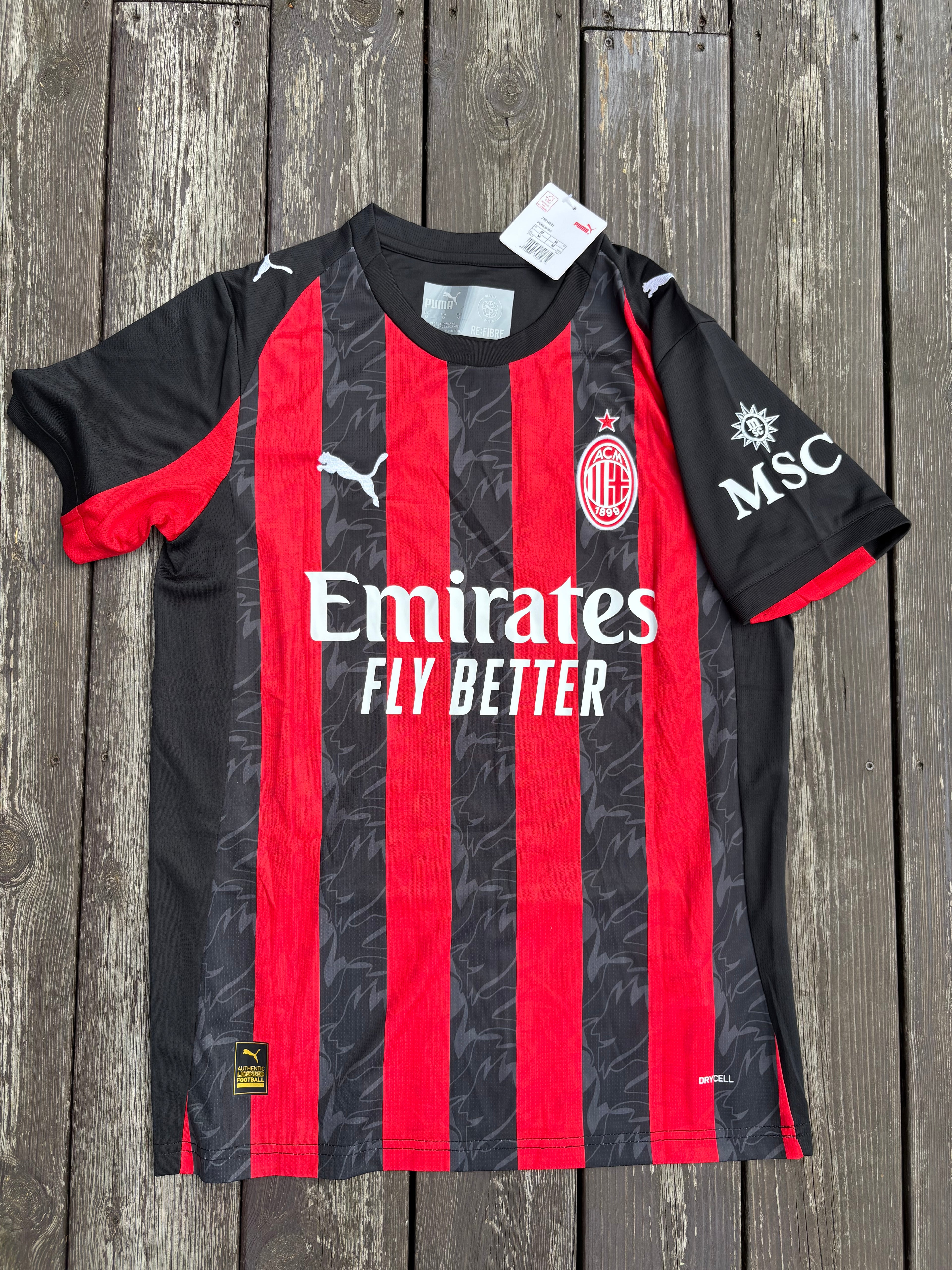 AC MILAN HJEMMEDRAKT 2025/26
