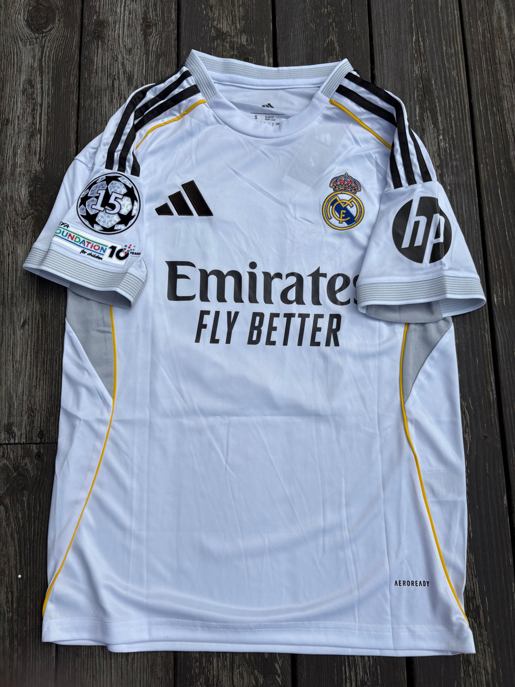 REAL MADRID HJEMMEDRAKT 2025/26 MED CHAMPIONS LEAGUE BADGE