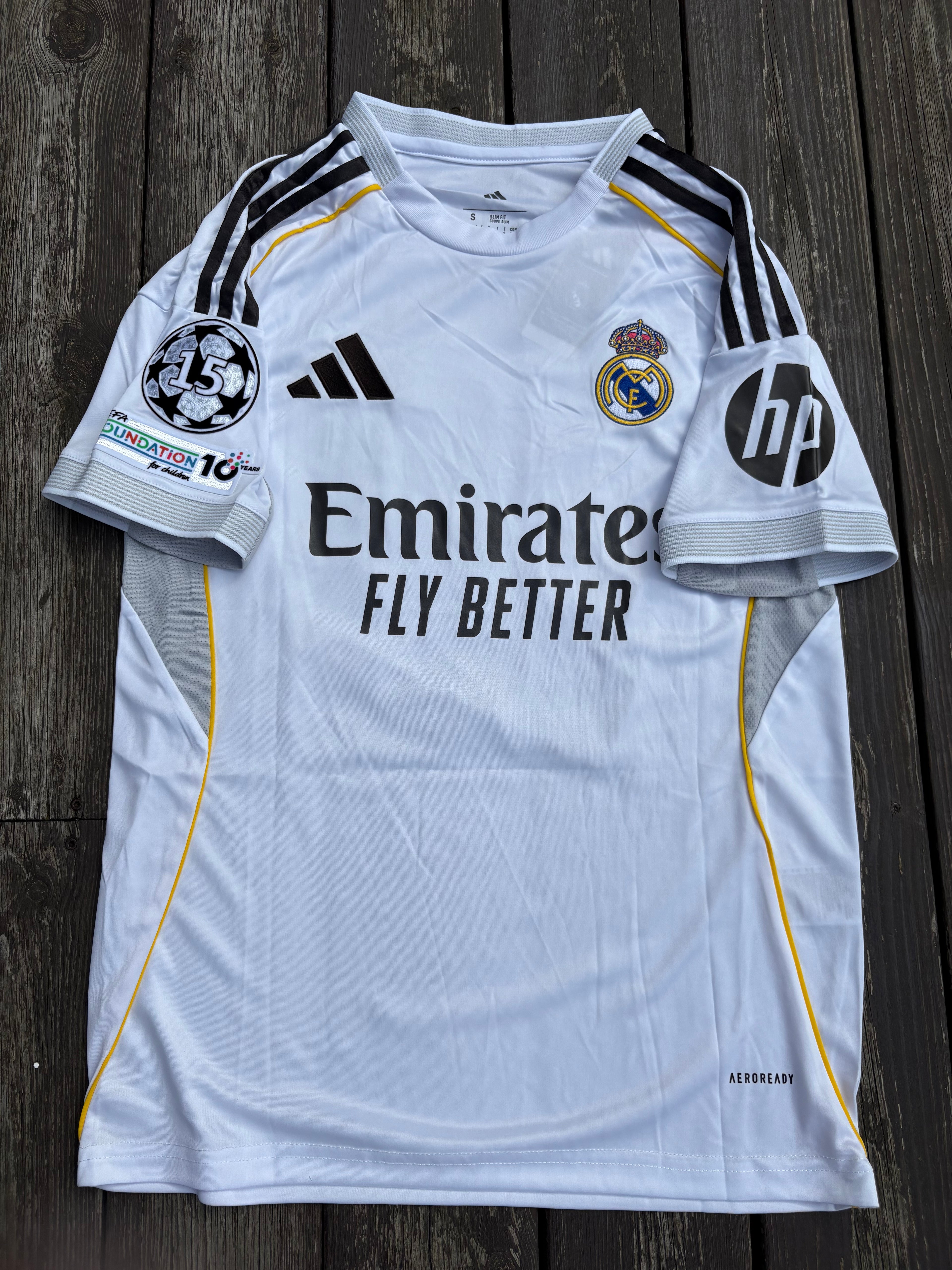 REAL MADRID HJEMMEDRAKT 2025/26 MED CHAMPIONS LEAGUE BADGE